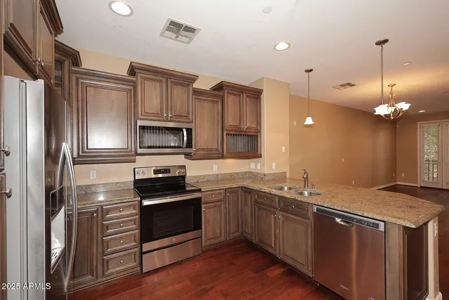 $2,650 | 2440 East Montecito Avenue, Phoenix, AZ 85016