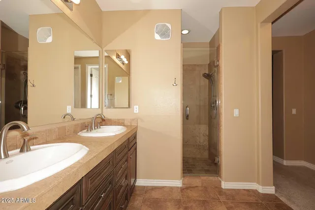 $2,650 | 2440 East Montecito Avenue, Phoenix, AZ 85016