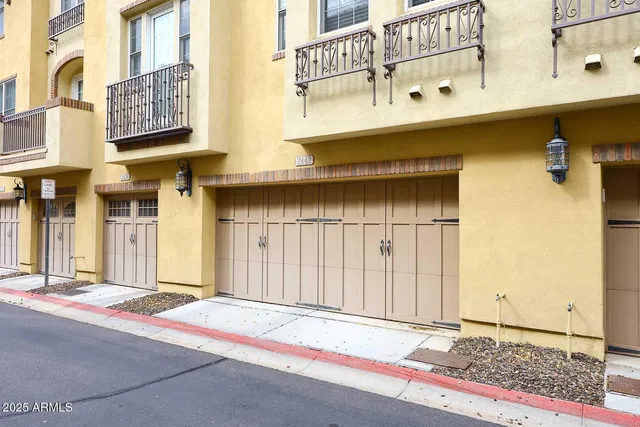 $2,650 | 2440 East Montecito Avenue, Phoenix, AZ 85016