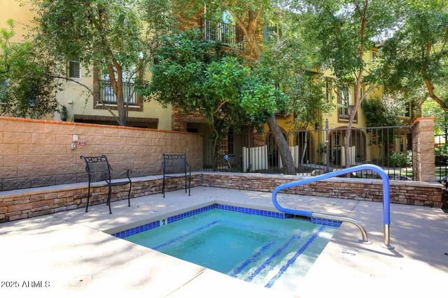 $2,650 | 2440 East Montecito Avenue, Phoenix, AZ 85016