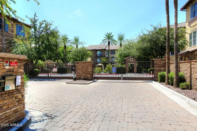 $2,650 | 2440 East Montecito Avenue, Phoenix, AZ 85016
