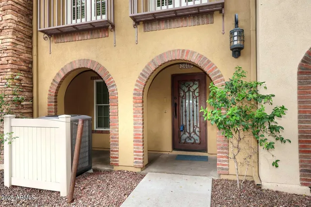 $2,650 | 2440 East Montecito Avenue, Phoenix, AZ 85016