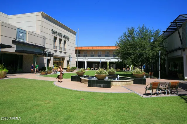 $2,650 | 2440 East Montecito Avenue, Phoenix, AZ 85016