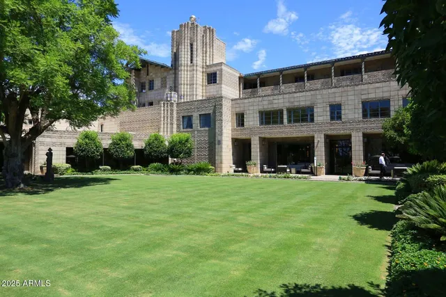 $2,650 | 2440 East Montecito Avenue, Phoenix, AZ 85016