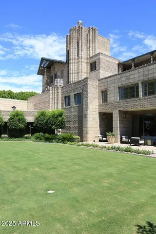 $2,650 | 2440 East Montecito Avenue, Phoenix, AZ 85016