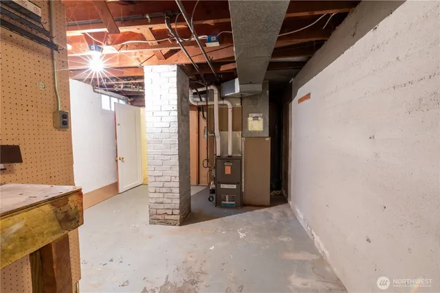 a view of a storage & utility room