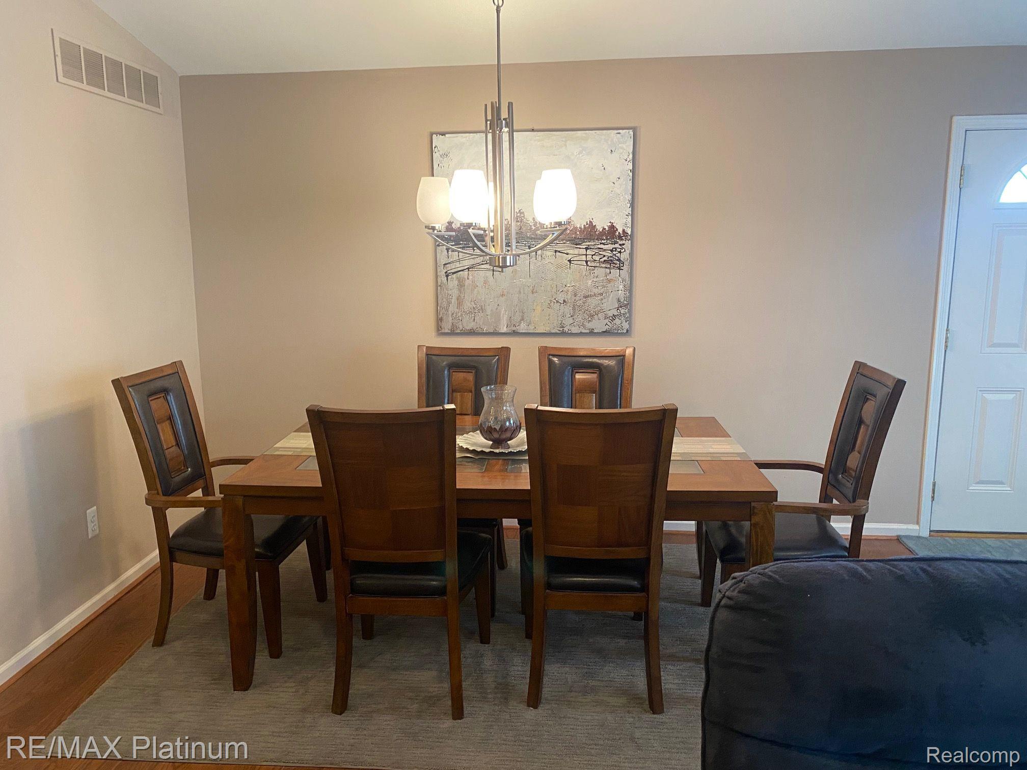 813 Chelsea Ridge Court, Unit 5 Howell, MI 48843 - Photo 8 of 31 Dining Area
