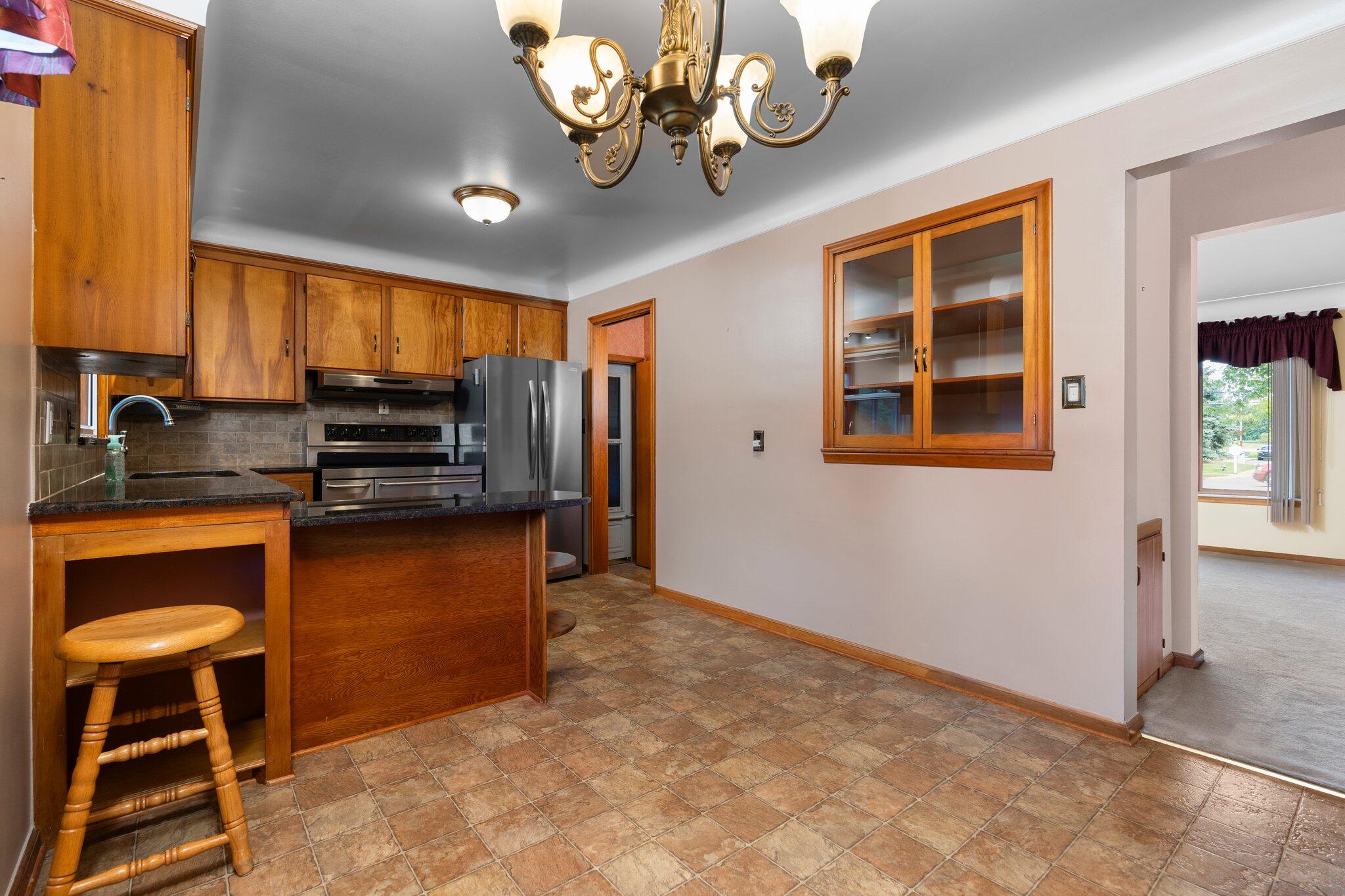 5-web-or-mls-A7402769
