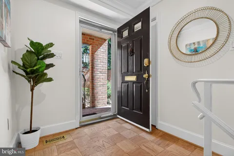 $925,000 | 3297 Sutton Place Northwest, Unit C, Washington, DC 20016