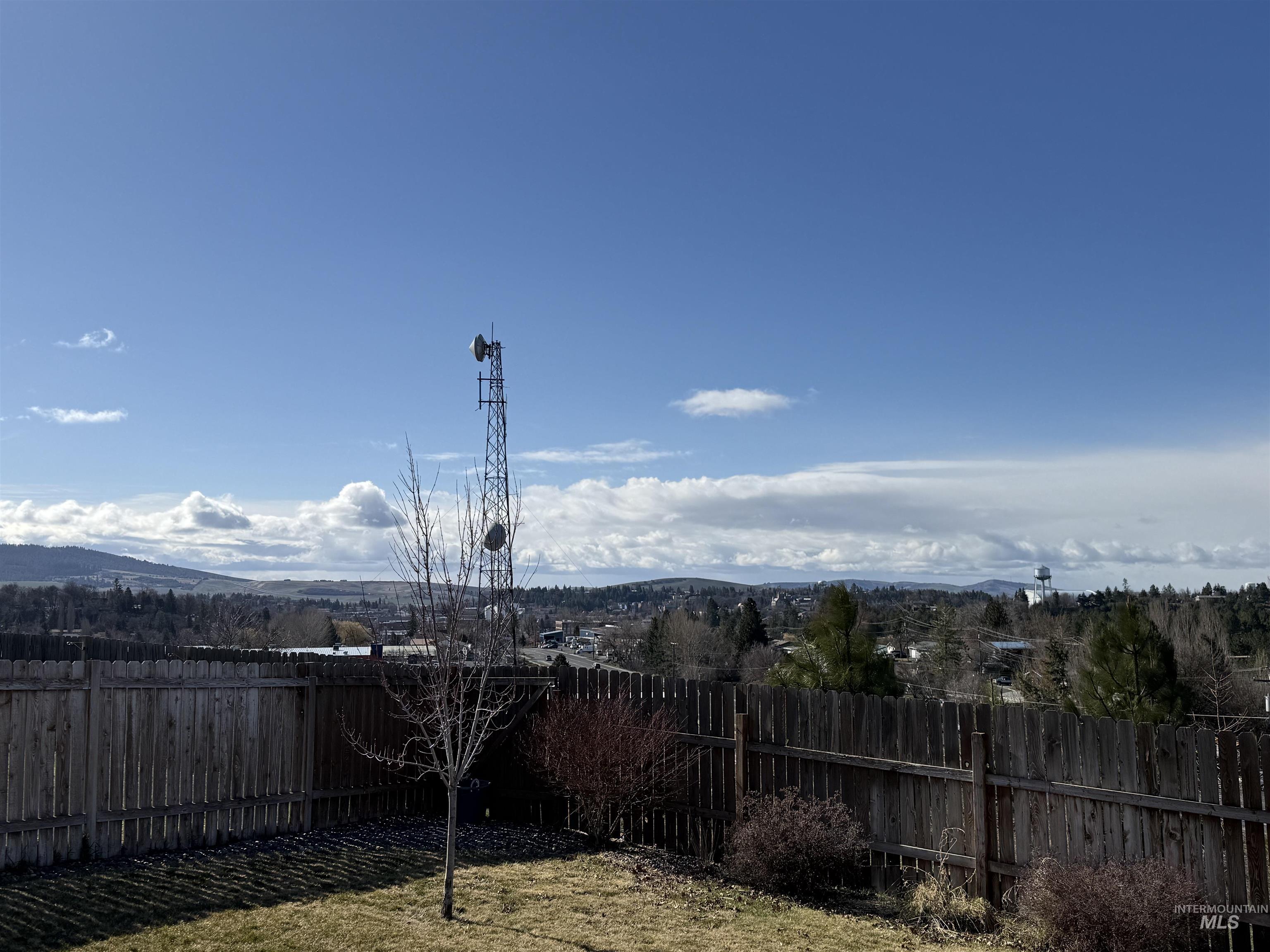 257 Pintail Lane Moscow, ID 83843 - Photo 20 of 28 View of fenced backyard