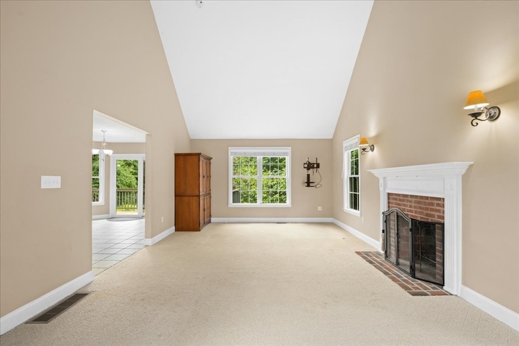 13 Highfield Road Charlton, MA 01507 - Photo 10 of 34 Gallery Image 10