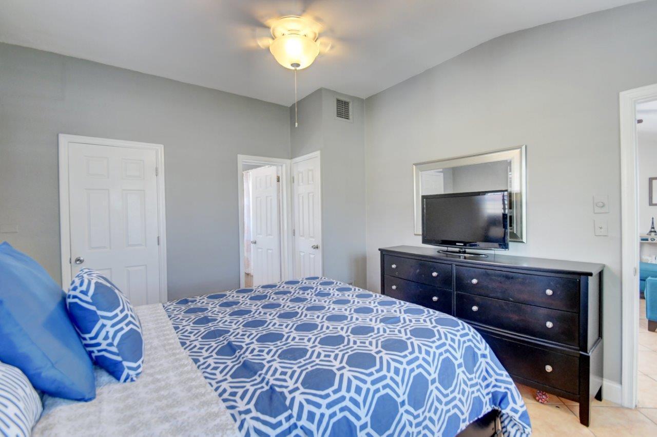 455 Northeast 14th Street Boca Raton, FL 33432 - Photo 16 of 34 Guest Bedroom