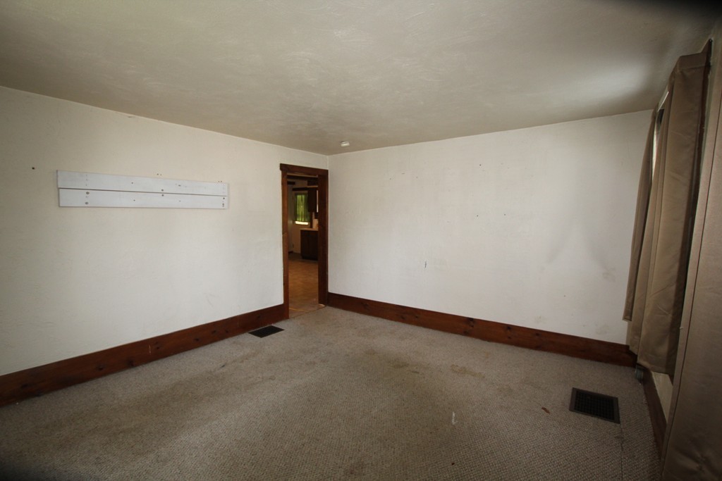 32 Main Street Spencer, MA 01562 - Photo 14 of 27