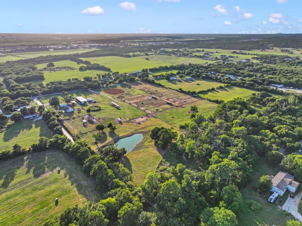711 County Road 701 Cleburne, TX 76031 - Photo 20 of 37