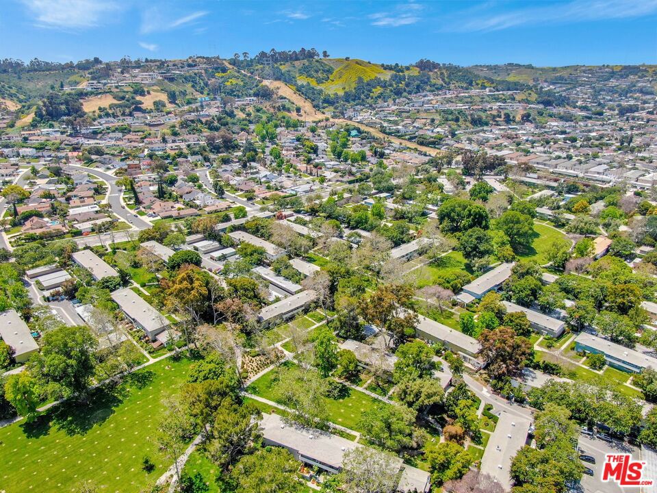 5372 Village Los Angeles, CA 90016 - Photo 24 of 28 an aerial view of a city