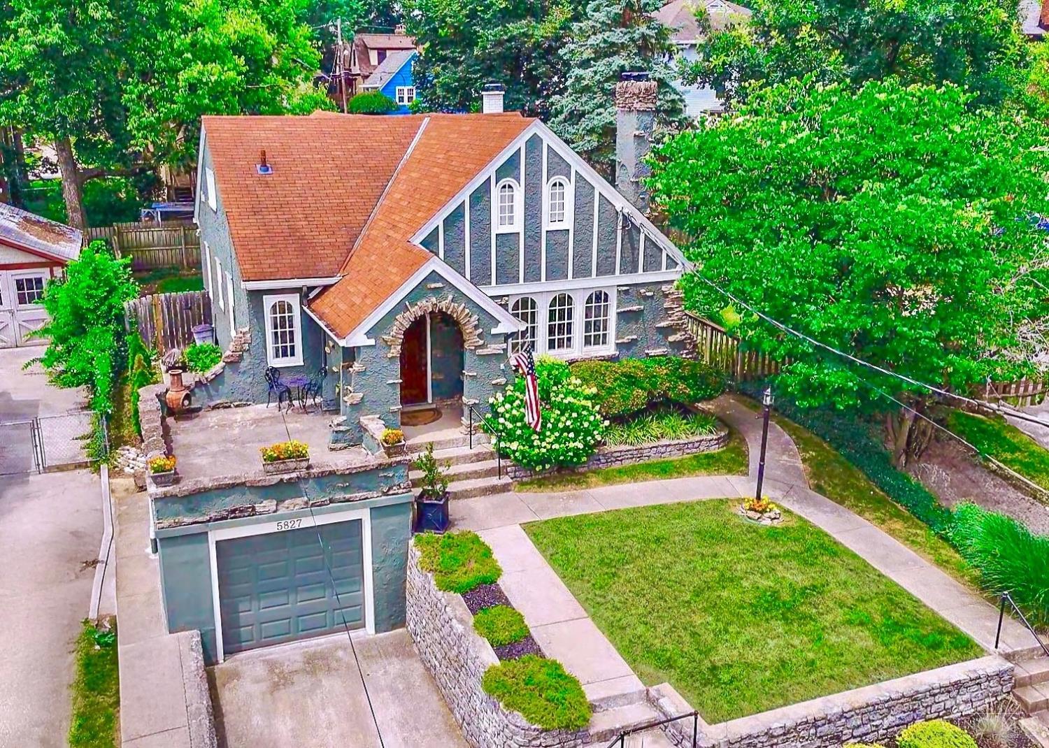5827 Lester Road Cincinnati, OH 45213 - Photo 1 of 49