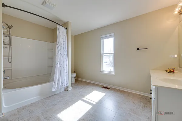 $399,900 | 3105 Fen Trail, Wonder Lake, IL 60097