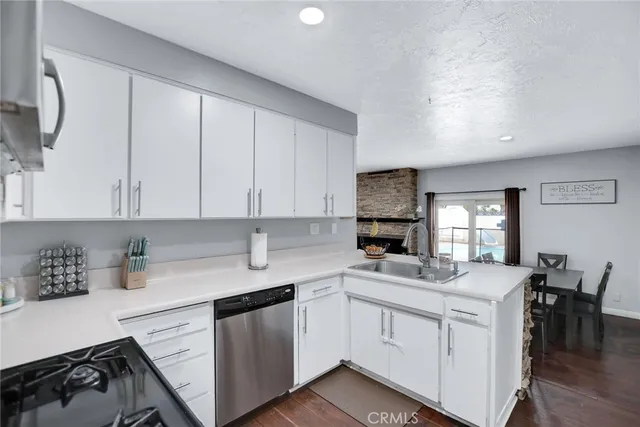 $419,900 | 13928 Burning Tree Drive, Victorville, CA 92395