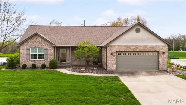 $385,000 | 11 Danube Drive, Millstadt, IL 62260