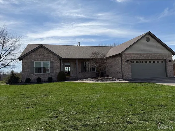 $385,000 | 11 Danube Drive, Millstadt, IL 62260