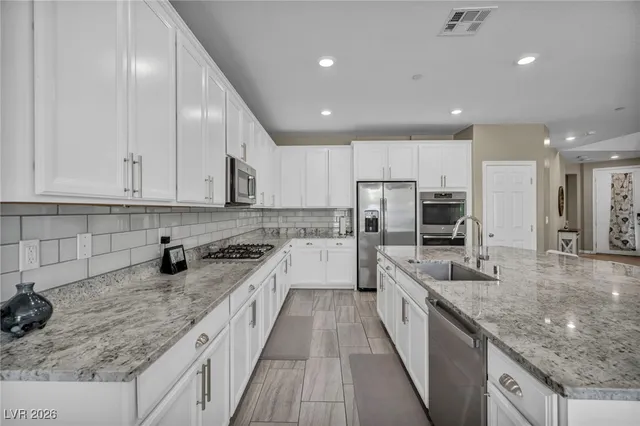 $3,800 | 3195 Hazy Hills Avenue, Henderson, NV 89052