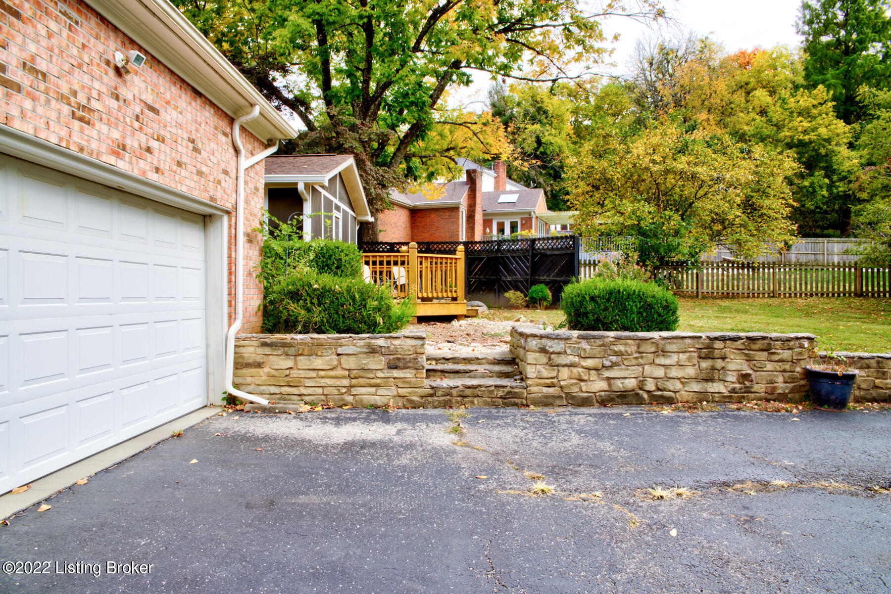 7102 Fox Harbor Road Prospect, KY 40059 - Photo 41 of 47 2 car back entry garage