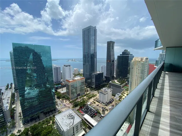 $5,800 | 1300 South Miami Avenue, Unit 3802, Miami, FL 33130