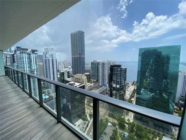 $5,800 | 1300 South Miami Avenue, Unit 3802, Miami, FL 33130