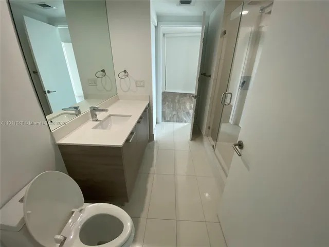 $5,800 | 1300 South Miami Avenue, Unit 3802, Miami, FL 33130