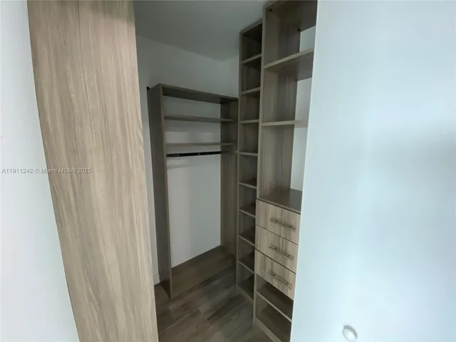 $5,800 | 1300 South Miami Avenue, Unit 3802, Miami, FL 33130