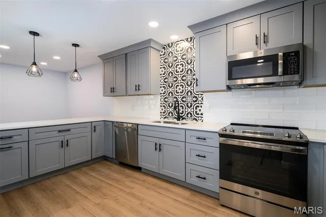 $250,000 | 1308 Holgate Drive, Unit E1, Ballwin, MO 63021