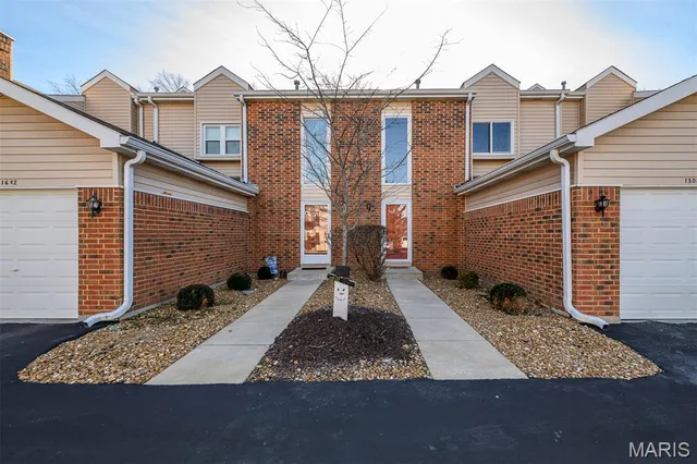 $250,000 | 1308 Holgate Drive, Unit E1, Ballwin, MO 63021