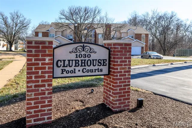 $250,000 | 1308 Holgate Drive, Unit E1, Ballwin, MO 63021