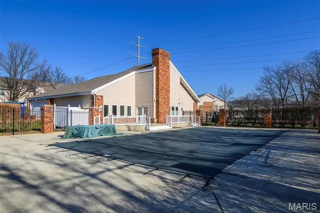 $250,000 | 1308 Holgate Drive, Unit E1, Ballwin, MO 63021