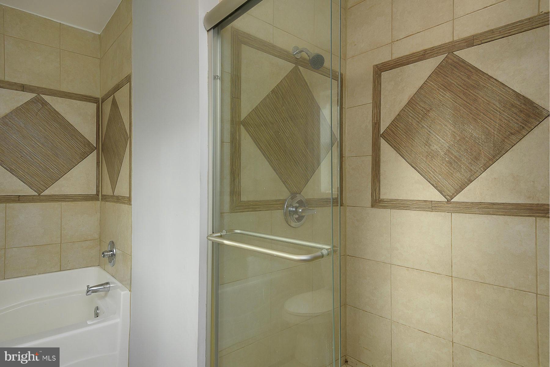 8658 Oakleigh Road Baltimore, MD 21234 - Photo 16 of 30 Custom Tiling