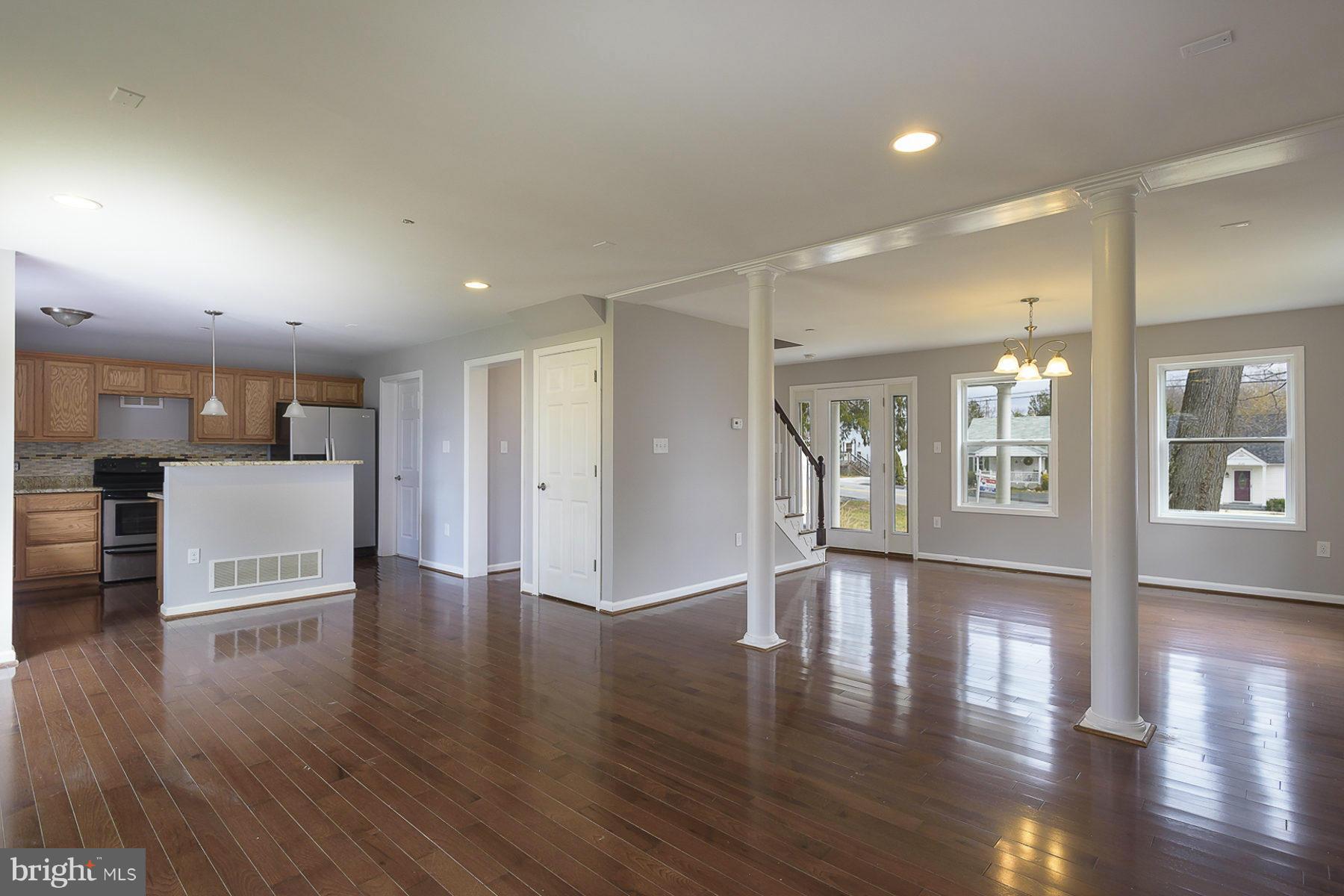 8658 Oakleigh Road Baltimore, MD 21234 - Photo 7 of 30 Spacious Living Room