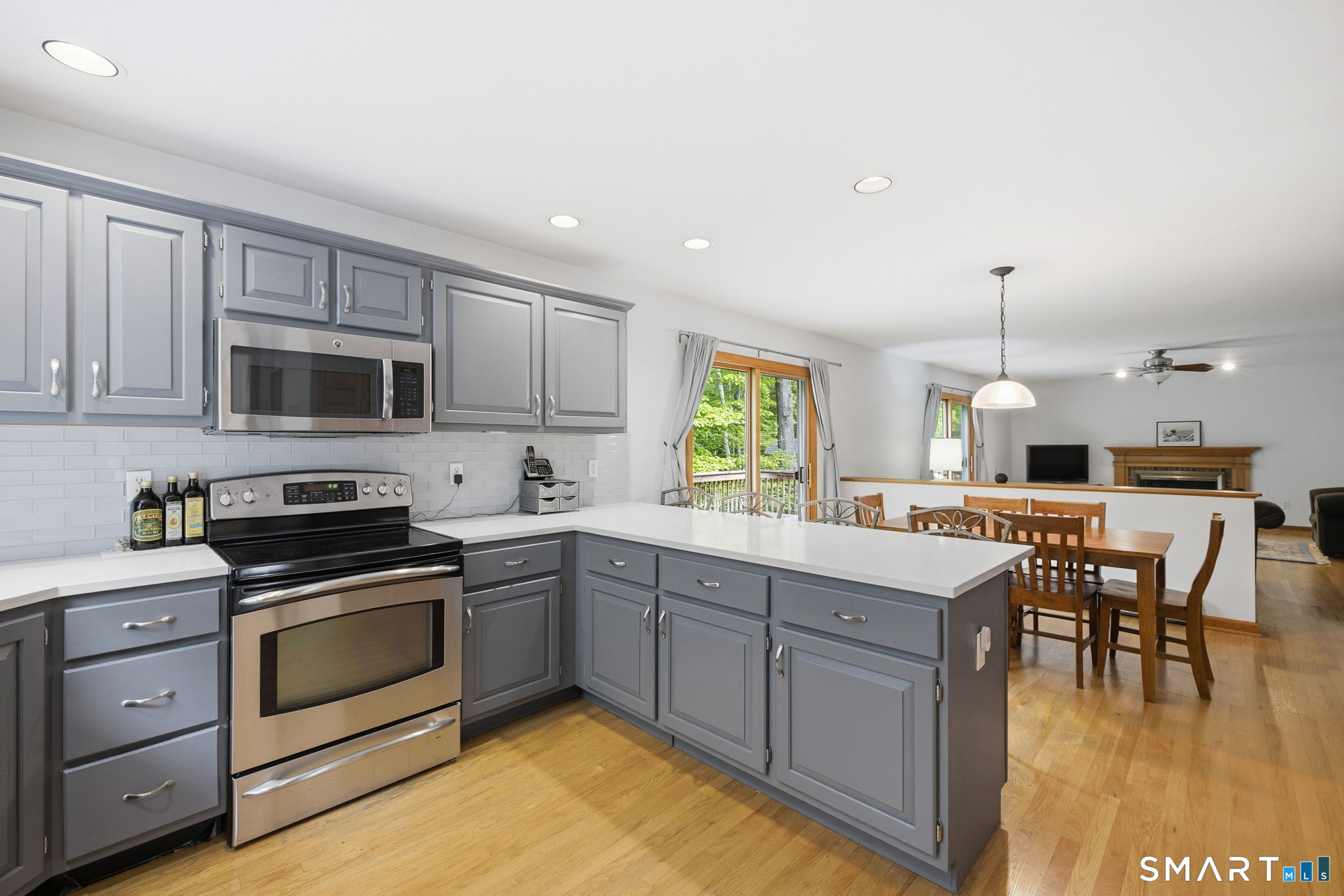 131 Hanover Road Newtown, CT 06470 - Photo 10 of 34