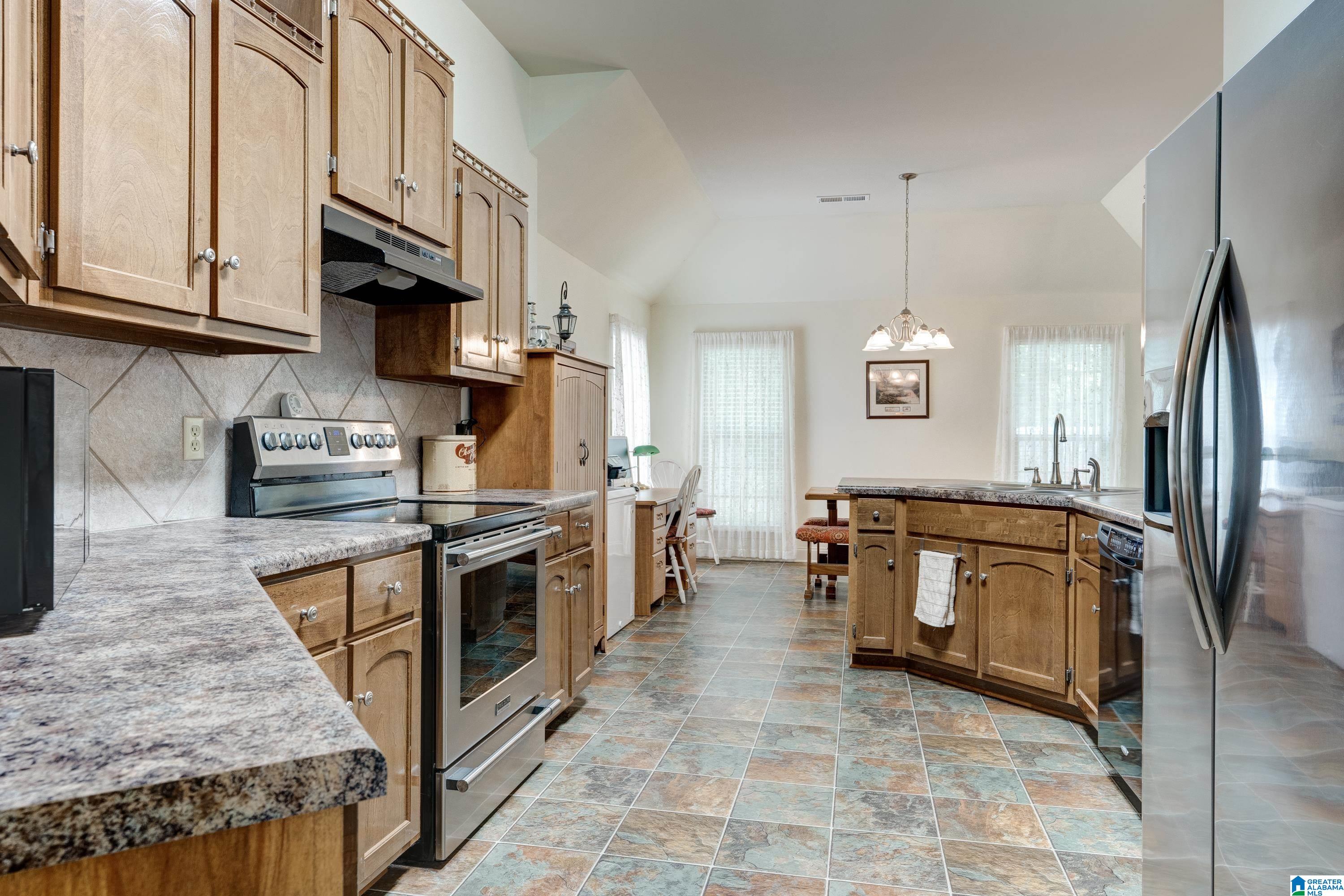 3601 Hilltop Road Southeast Bessemer, AL 35022 - Photo 12 of 32