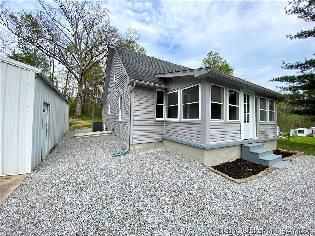 2602 Old State Road Henryville, IN 47126 - Photo 2 of 54