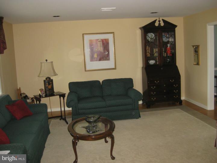 528 Linton Hill Road Newtown, PA 18940 - Photo 14 of 23 Living Room