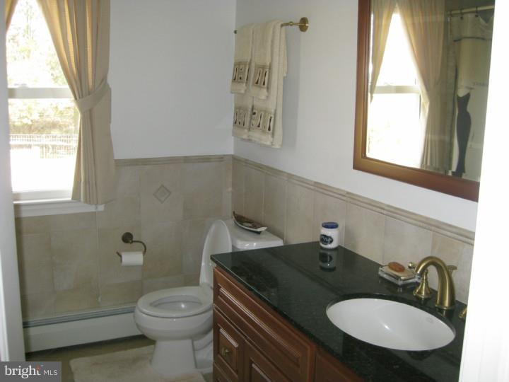528 Linton Hill Road Newtown, PA 18940 - Photo 17 of 23 Bathroom
