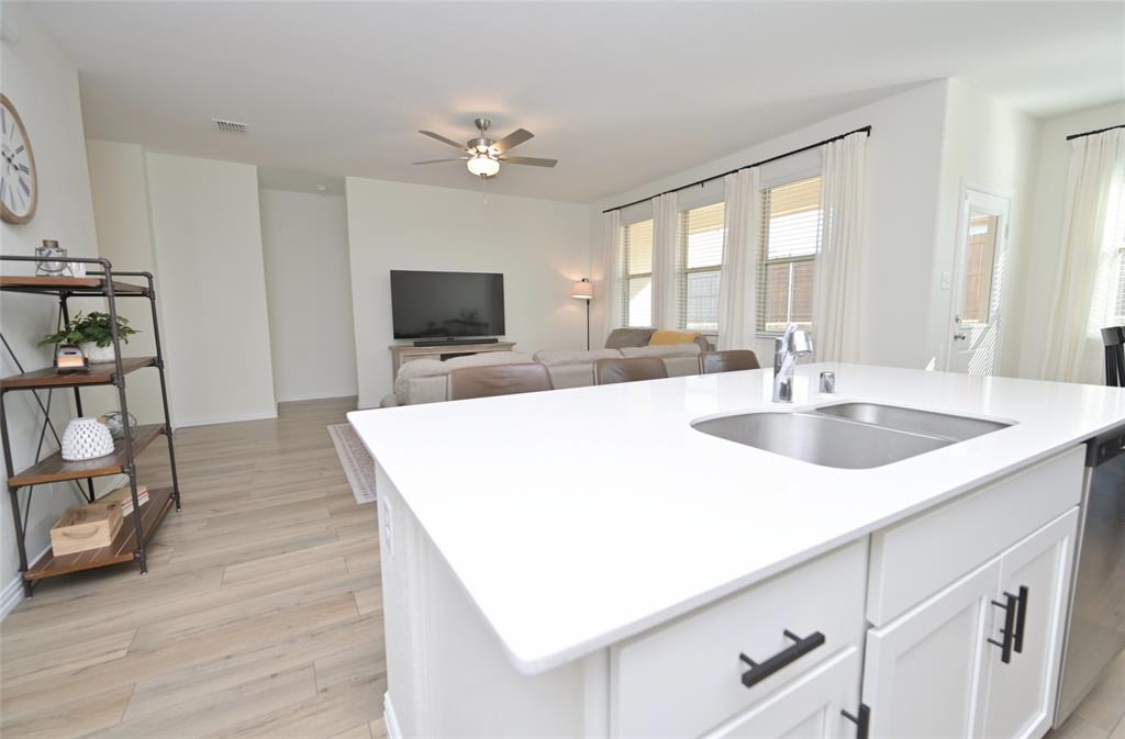 1212 Almond Road Azle, TX 76020 - Photo 11 of 40