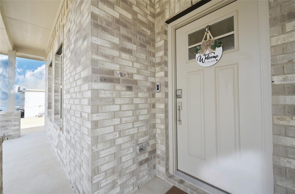 1212 Almond Road Azle, TX 76020 - Photo 4 of 40