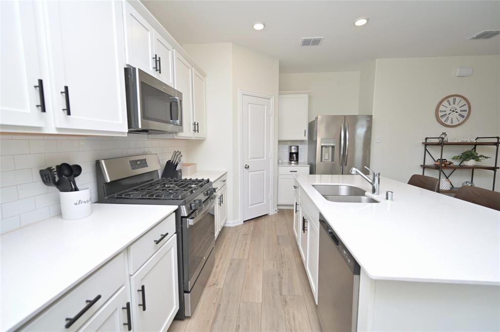 1212 Almond Road Azle, TX 76020 - Photo 9 of 40