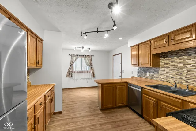 $340,000 | 7624 Quail Ridge Drive North, Plainfield, IN 46168