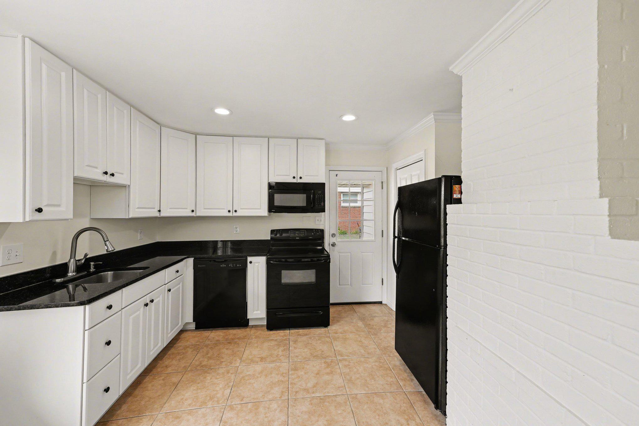 6714 Edsall Road Springfield, VA 22151 - Photo 4 of 16
