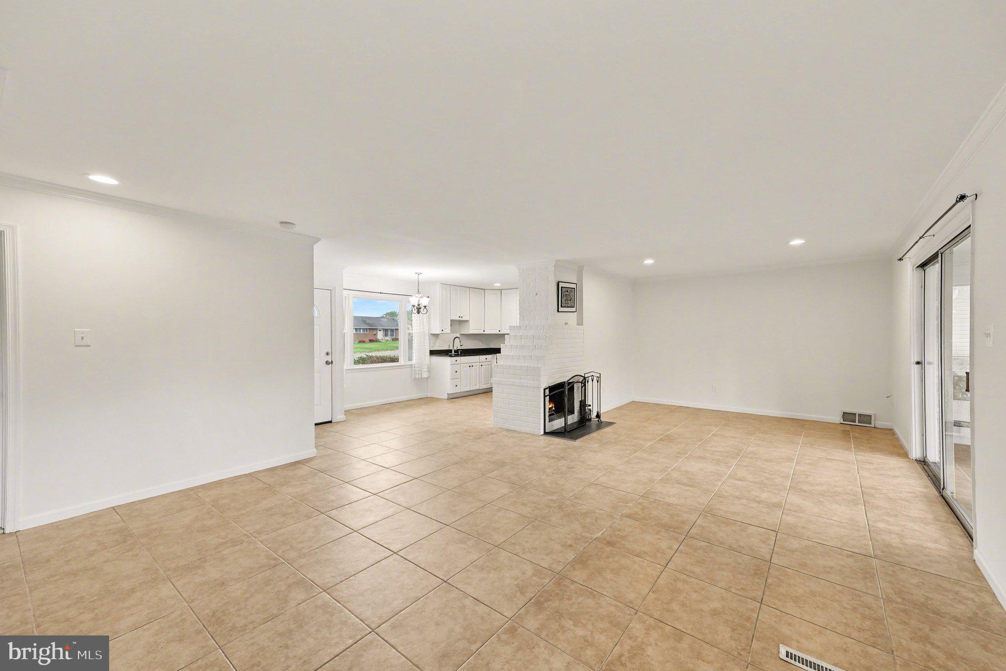 6714 Edsall Road Springfield, VA 22151 - Photo 7 of 16 Spacious, light-filled living area.