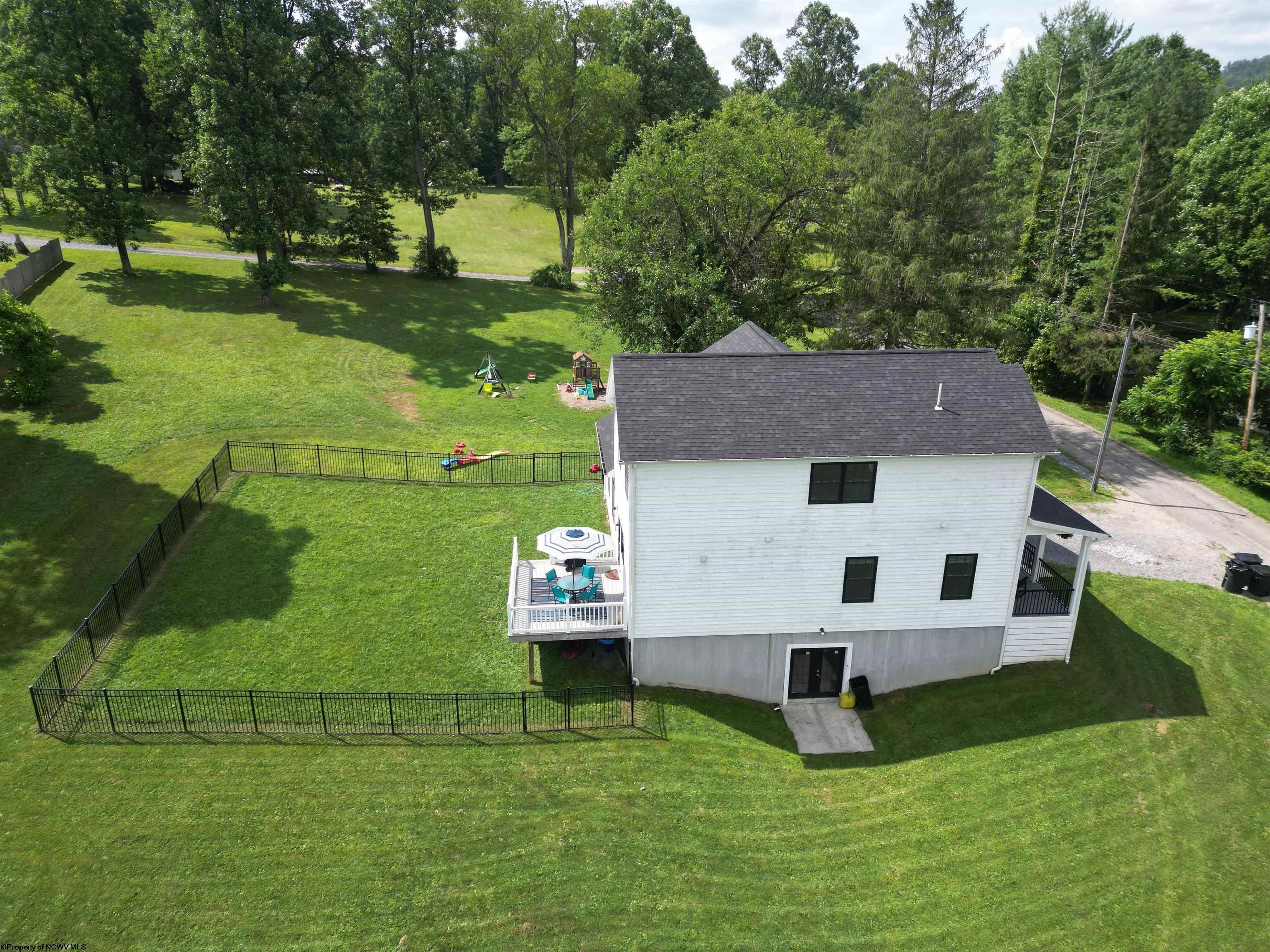 182 Sanford Road Fairmont, WV 26554 - Photo 21 of 44 Gallery Image 21