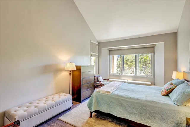 $4,000 | 4018 Nobel Drive, Unit 301, San Diego, CA 92122