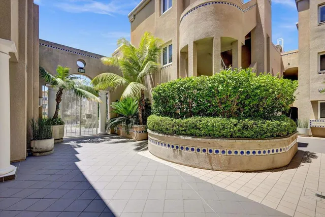 $4,000 | 4018 Nobel Drive, Unit 301, San Diego, CA 92122